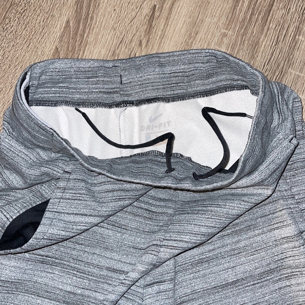 Nike shorts - Picture 3 of 4